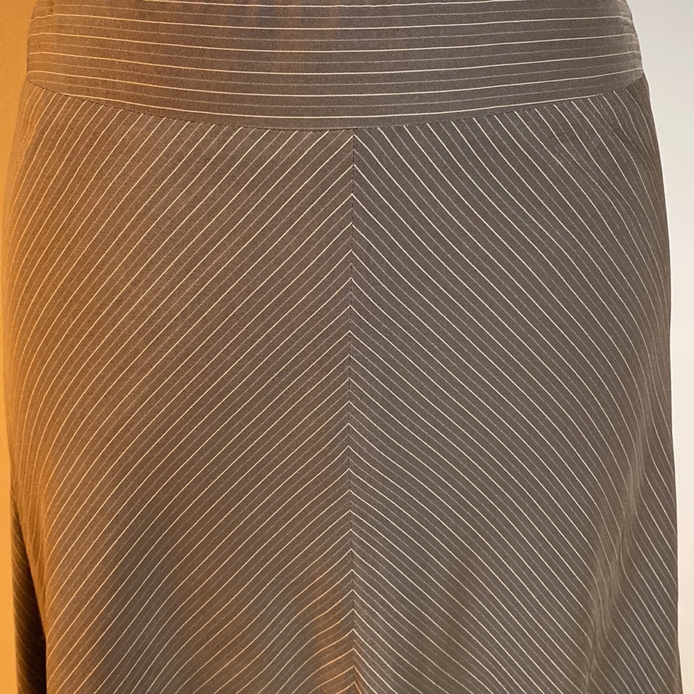 Banana Republic Size 4 Skirt Wool / Silk Pinstripe A-Line Brown/Tan/Gray $35 OBO - Picture 2 of 8